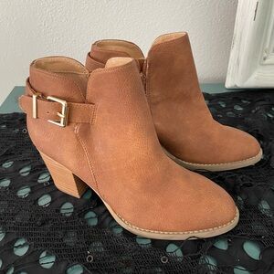NWT Express Brown Faux leather Ankle Boots, Size 6
